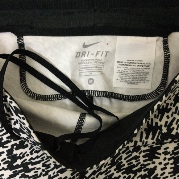 Nike Dri Fit Leggings Size M Black and White Print - Picture 3 of 4